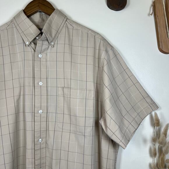 Men's Large Roundtree & Yorke Classic Beige Grid Button Down Shirt - Picture 2 of 6